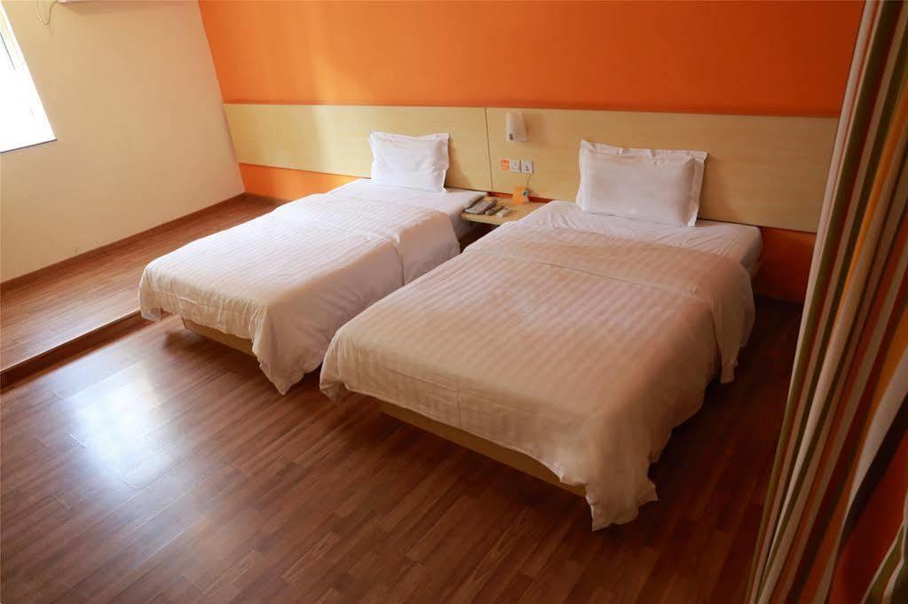 7 Days Inn Shanghai Xujiahui Caobao Road Subway Station Branch Xuhui Extérieur photo