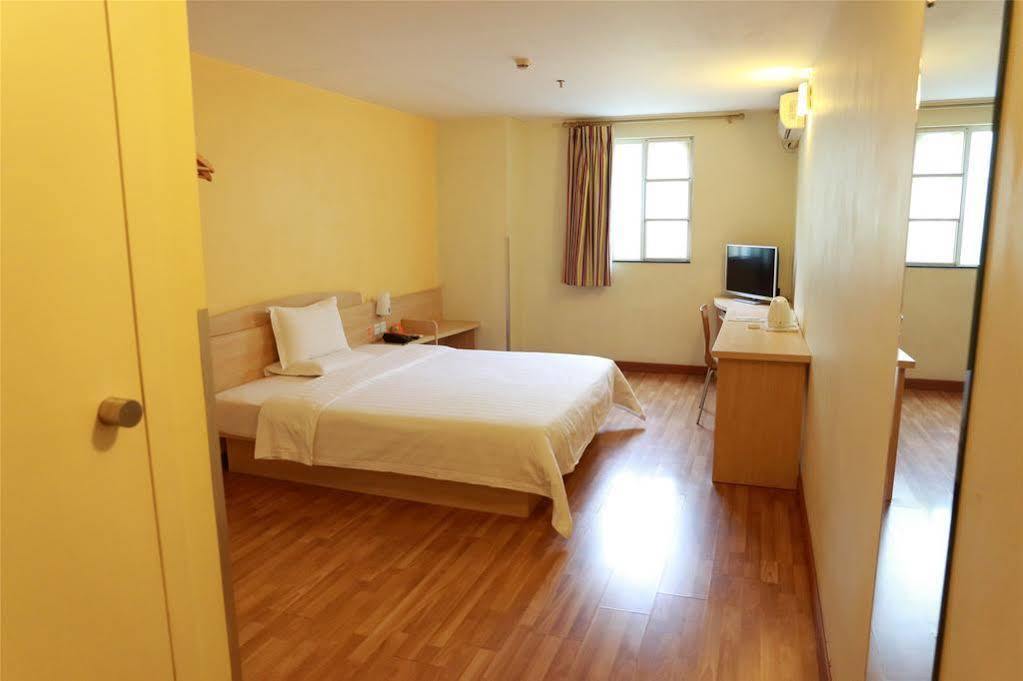7 Days Inn Shanghai Xujiahui Caobao Road Subway Station Branch Xuhui Extérieur photo